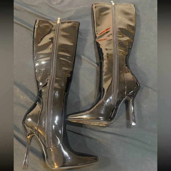 Blushing Stiletto Boots - Picture 3 of 3